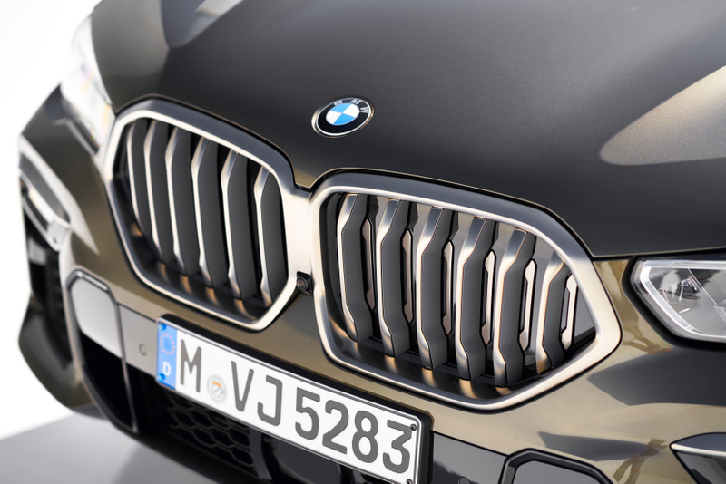 Illustration for article titled The 2020 BMW X6 Finally Has the Illuminated Kidney Grille You've Been Begging For